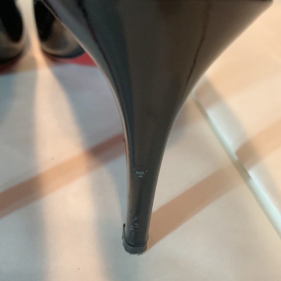 Authentic Louboutin black patent leather pumps - Picture 5 of 8